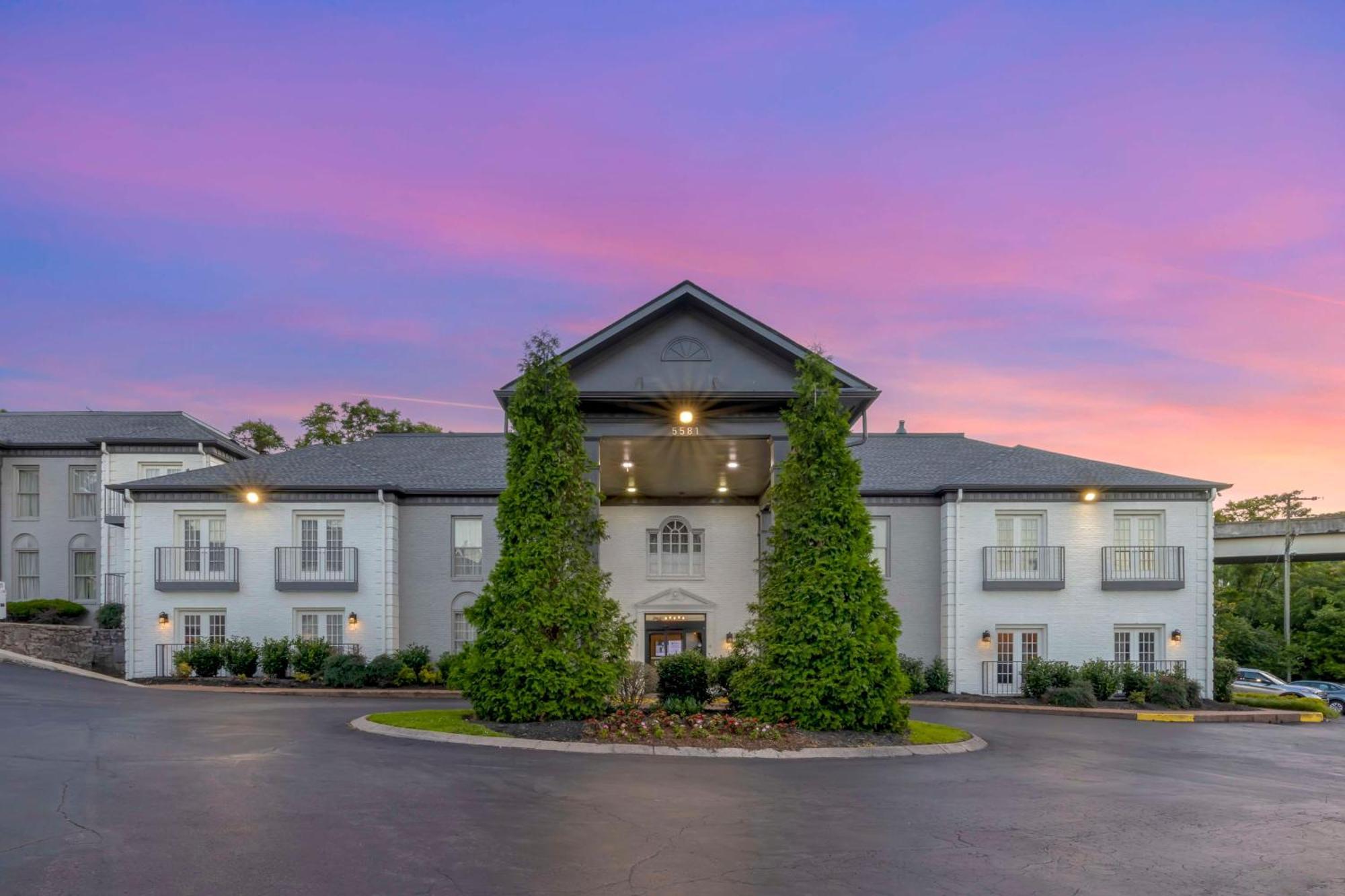 Best Western Brentwood Exterior photo